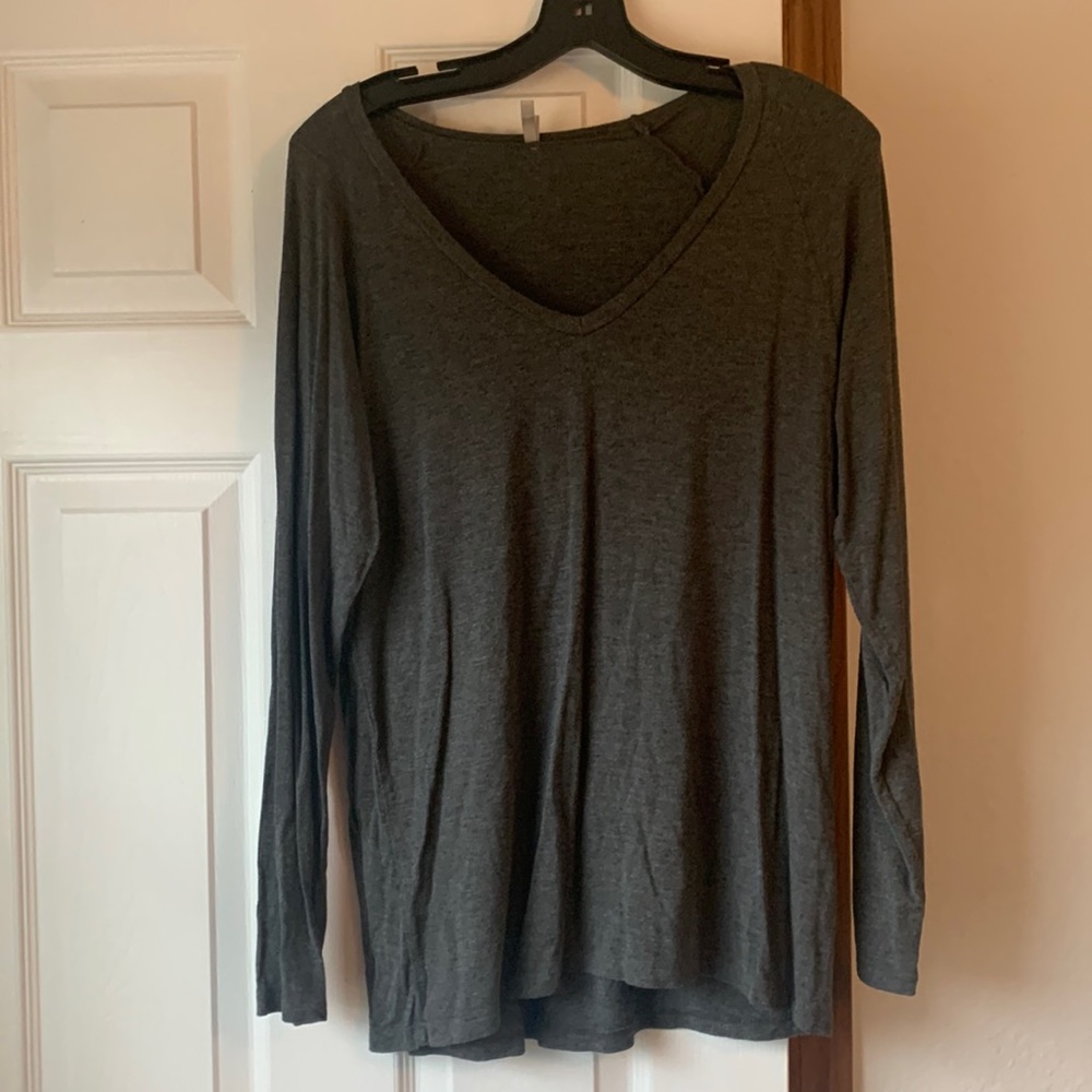 Excellent used condition long sleeve buckle t shirt